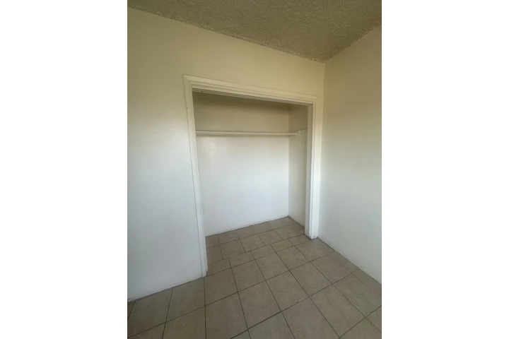 $2300 : Apartamento En Rosemead Ca image 5