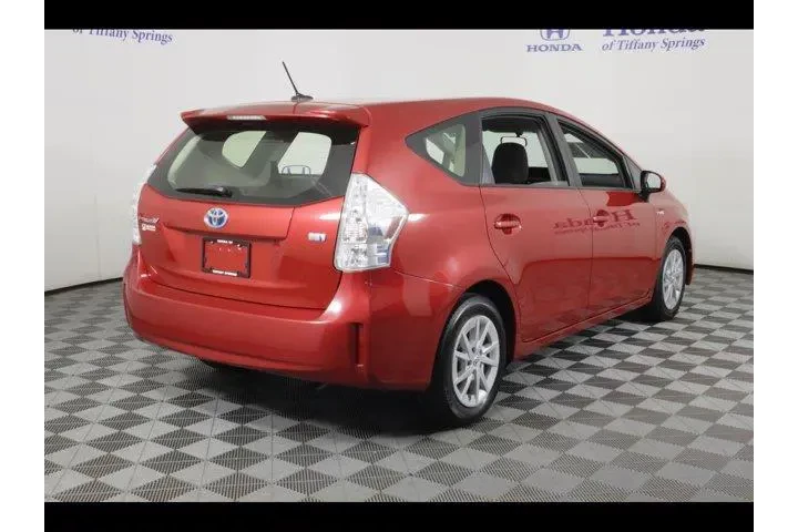 $12875 : Toyota Prius v 2013 Three 4d image 7