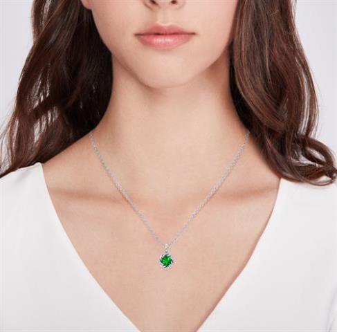 $2939 : Emerald Flower Pendant 0.85ctt image 2