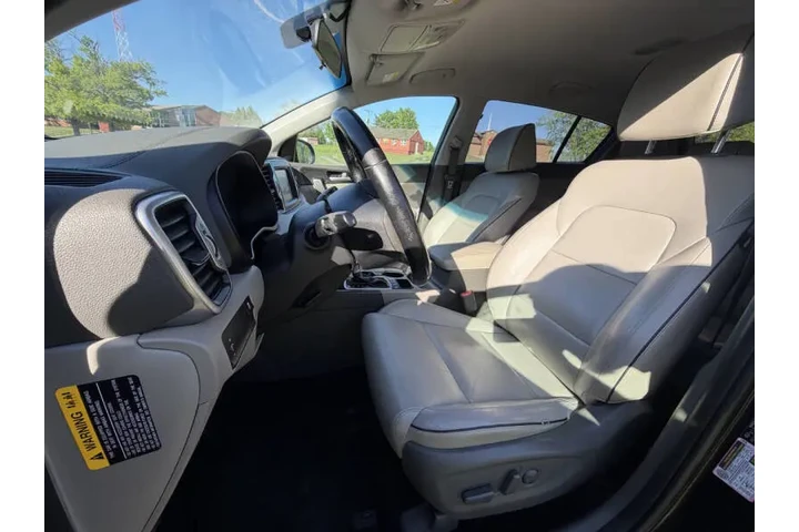 $8999 : 2017 Sportage EX image 10
