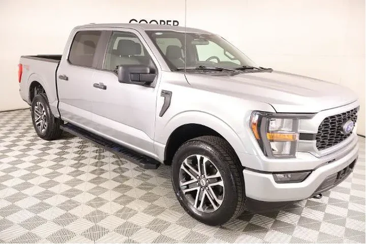 $38175 : Ford F-150 2023 4x4 XL 4dr S image 1