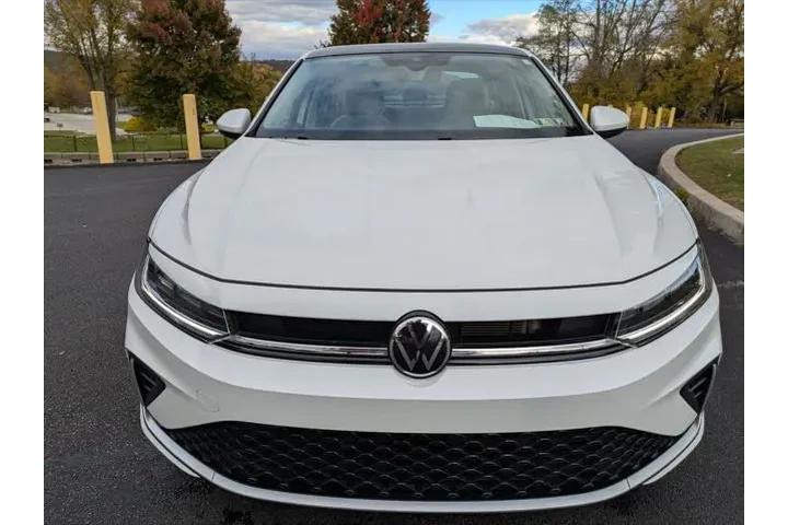 $22395 : Volkswagen Jetta 2025 SE 4dr image 9