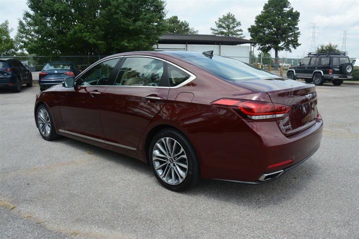 2016 Genesis 3.8L image 10