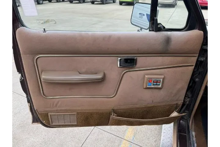 $11000 : Ford Bronco II 1986 2dr 4WD image 9