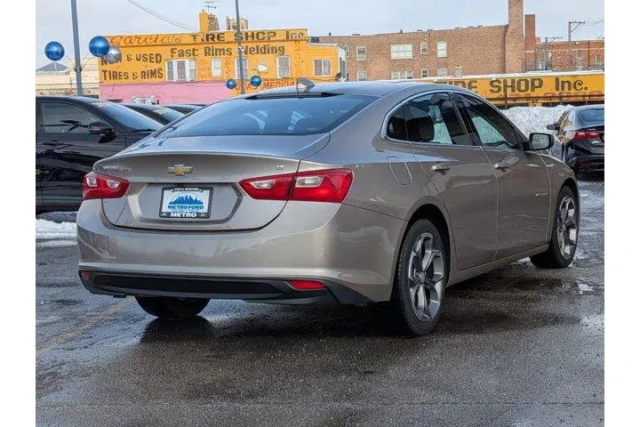 $14998 : Chevrolet Malibu 2023 LT 4dr image 1