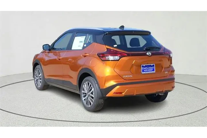 $18630 : Nissan Kicks 2024 SV 4dr Cro image 5