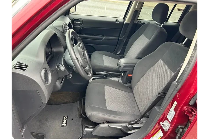 $6995 : 2014 Patriot Latitude image 10