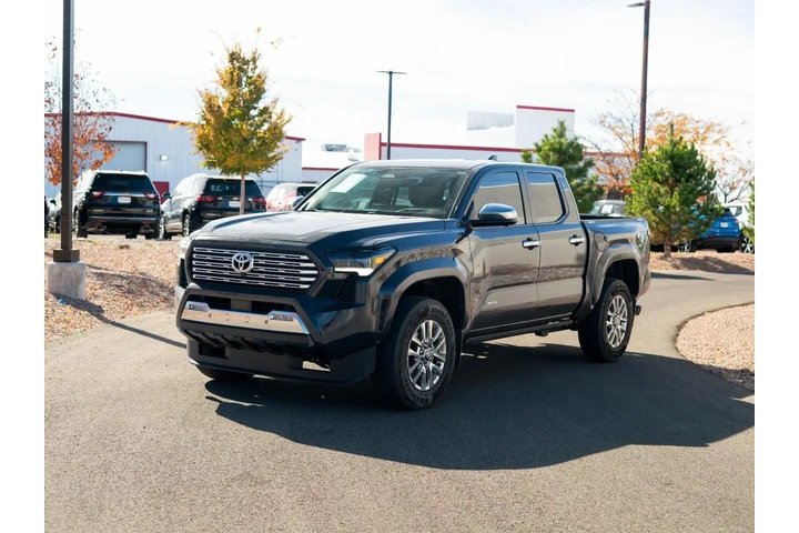 $53214 : 2025 Tacoma Limited image 5