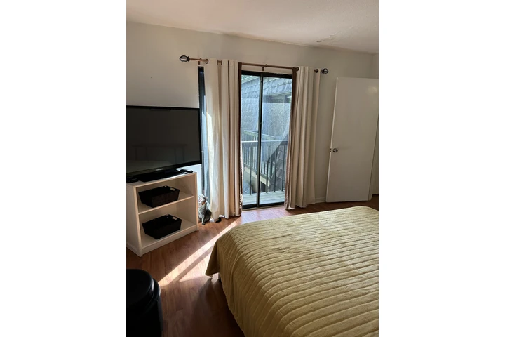 $1100 : Room amoblada +baño privado image 4