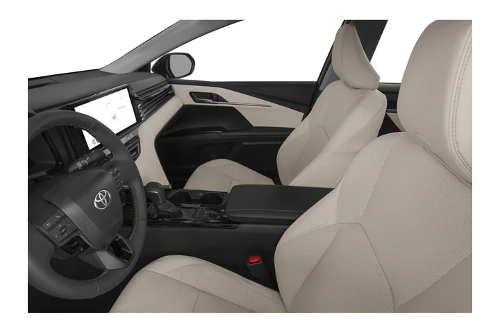 2025 Camry XLE image 8