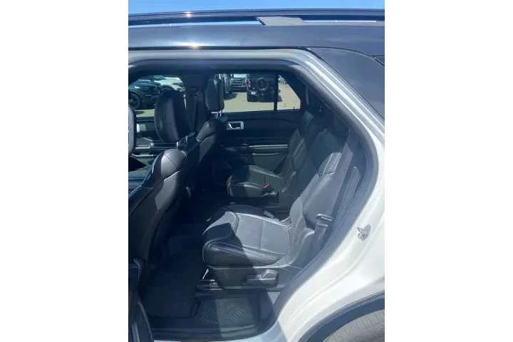 $29575 : Ford Explorer 2020 AWD ST 4d image 6