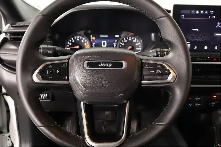 $20509 : Jeep Compass 2024 4x4 Latitu image 3
