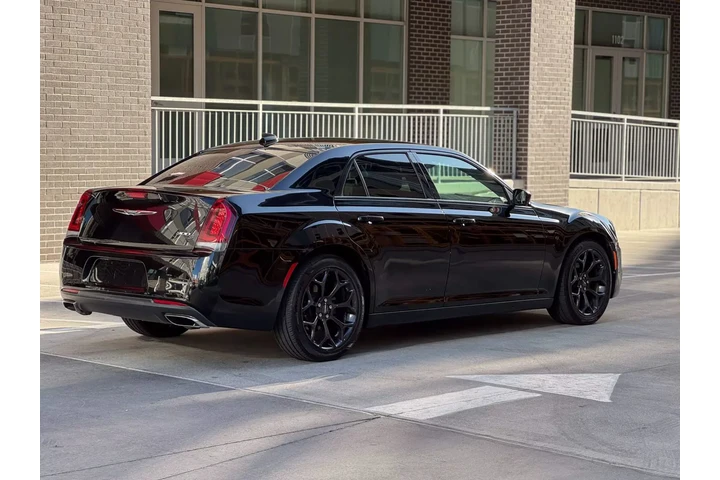 $15990 : 2019 CHRYSLER 300 image 8