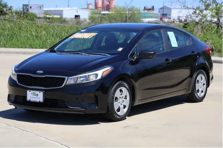 $9418 : Kia Forte 2018 LX 4dr Sedan image 3