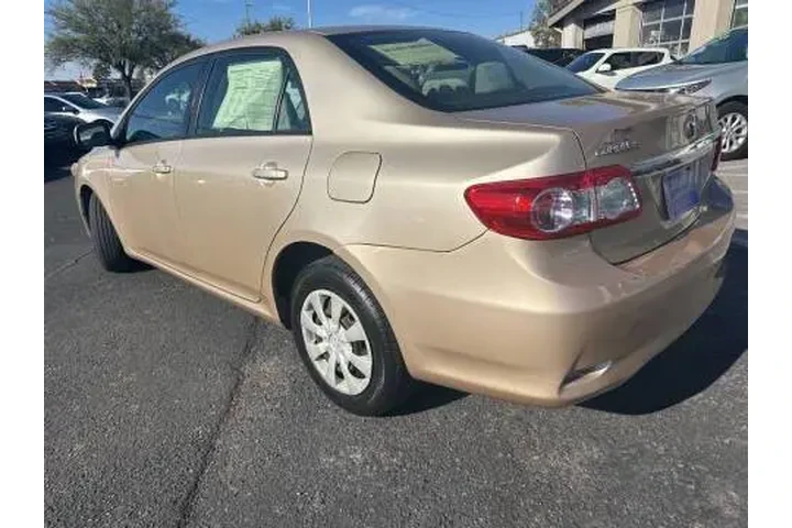 2011 Corolla LE image 5