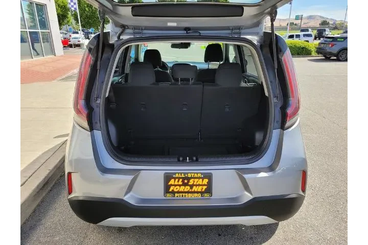 $17300 : Kia Soul 2023 S 4dr Crossove image 10