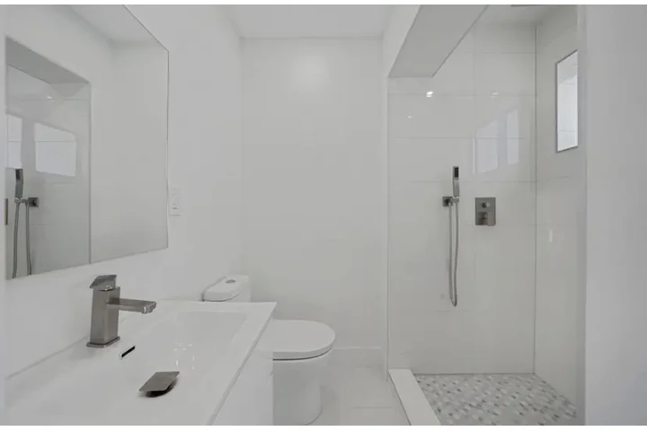 $2500 : 3 bed in Miami Florida image 9