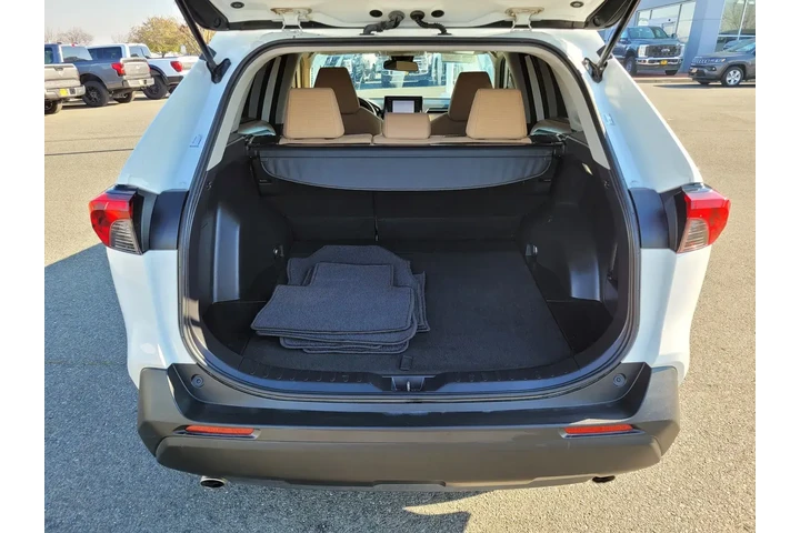 $26984 : Toyota RAV4 2022 AWD LE 4dr image 10