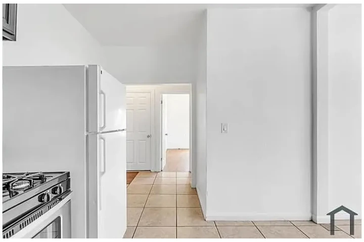 $2155 : 2 Bed Apartment in koreatown image 4
