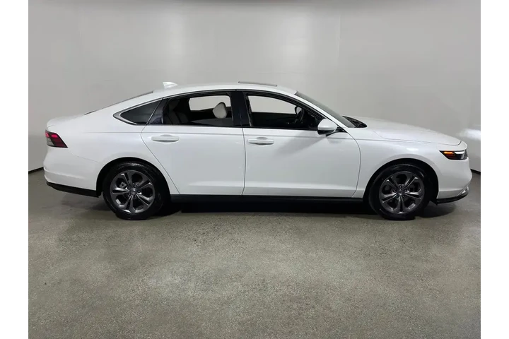 $24995 : Honda Accord 2023 EX 4dr Sed image 2