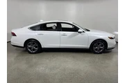 $24995 : Honda Accord 2023 EX 4dr Sed thumbnail