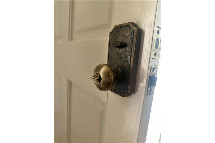 24 H Locksmith image 2