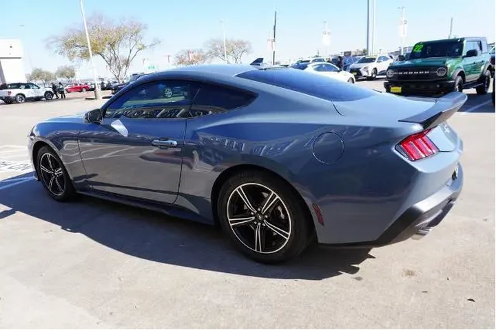 $37488 : Ford Mustang 2025 EcoBoost 2 image 4