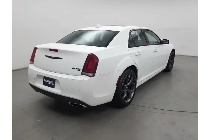 $25998 : Chrysler 300 2023 S V6 4dr S image 5