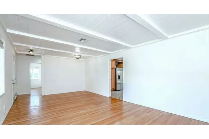 $2430 : Beautiful House in  West Adams image 3