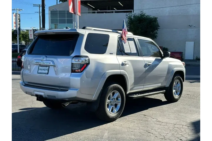 $36995 : Toyota 4Runner 2023 4x2 SR5 image 6