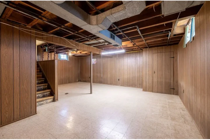 $900 : Nestled in a quiet friendly St image 8