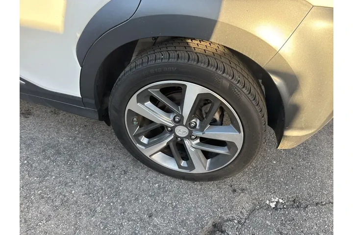 $14759 : Hyundai KONA 2020 Limited 4d image 5