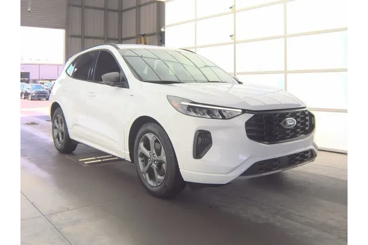 $18999 : Ford Escape 2023 ST-Line 4dr image 4