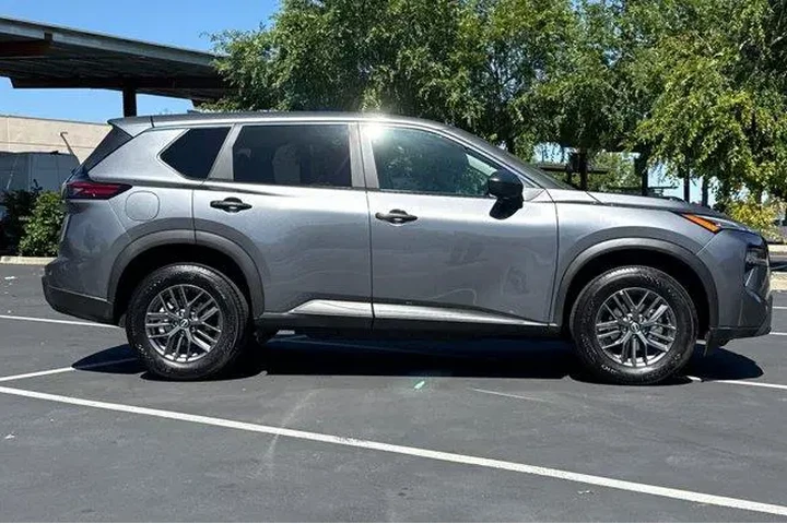 $23997 : Nissan Rogue 2025 AWD S 4dr image 10