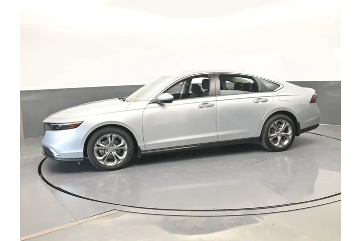 $23991 : Honda Accord 2024 EX 4dr Sed image 2