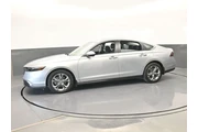 $23991 : Honda Accord 2024 EX 4dr Sed thumbnail