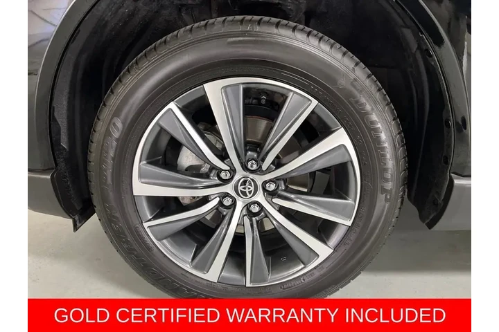 $32388 : Gold Certified2023 Venza LE image 9