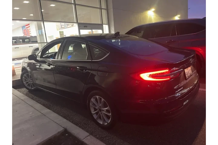 $16900 : Ford Fusion Hybrid 2020 SE 4 image 6