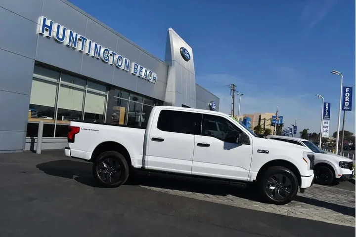 $39990 : Ford F-150 Lightning 2024 AW image 3