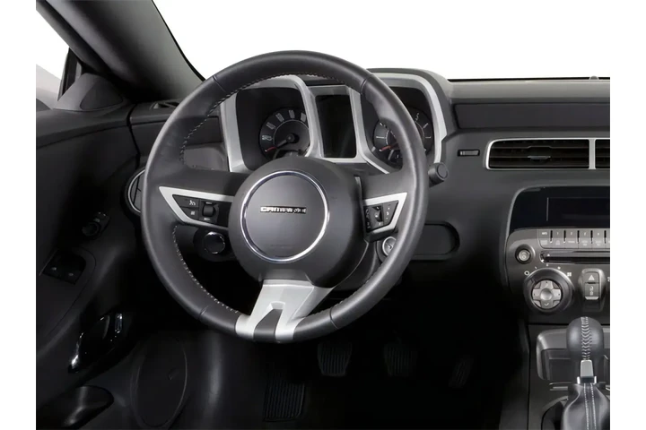 Chevrolet Camaro 2010 SS 2dr image 4