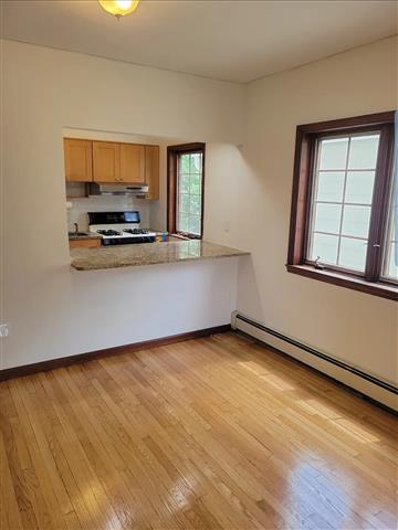 $2200 : BRONX HOME FOR RENT image 5