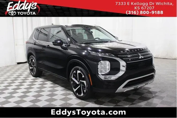 $25998 : Mitsubishi Outlander 2023 SE image 1