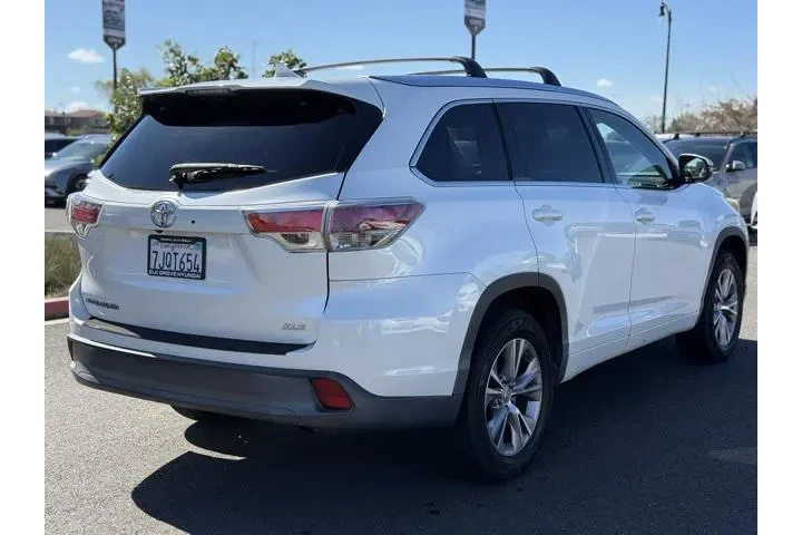 $18488 : Toyota Highlander 2015 XLE 4 image 7