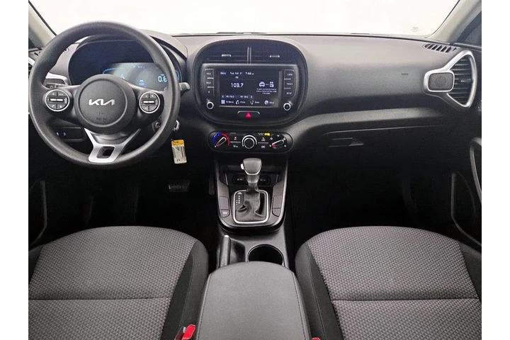 $16998 : Kia Soul 2024 LX 4dr Crossov image 9