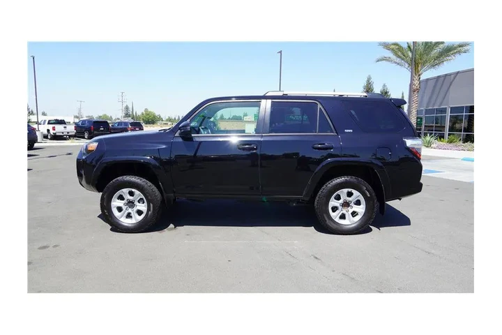 $28500 : 2019 4Runner SR5 Sport Utilit image 9