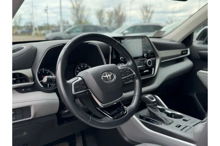 $33965 : Toyota Highlander 2021 AWD X image 7