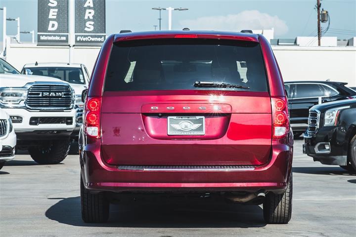 2019 Grand Caravan SXT image 4