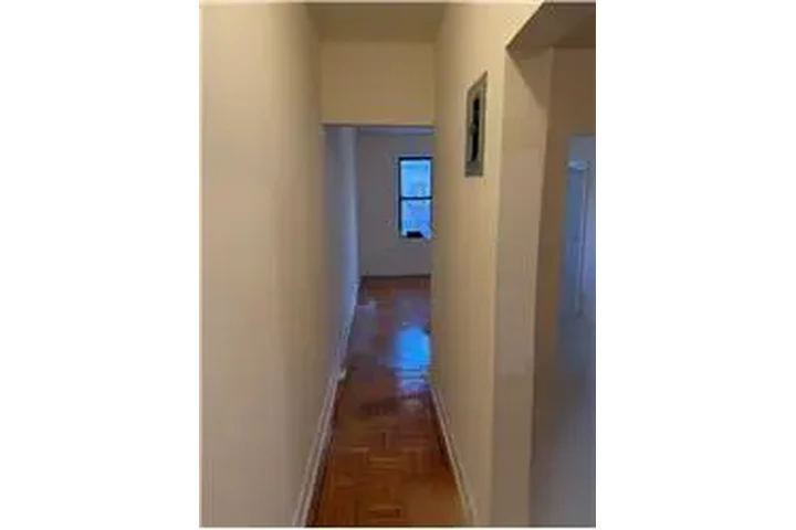 $2300 : Rental property with 1 bedro image 10