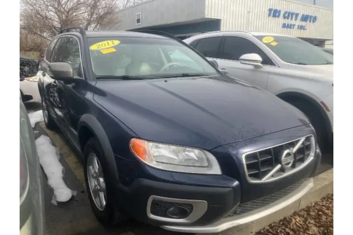 $8990 : 2011 XC70 3.2 image 4
