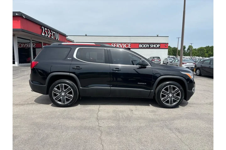 $11980 : 2017 GMC Acadia AWD 4dr SLT w image 1